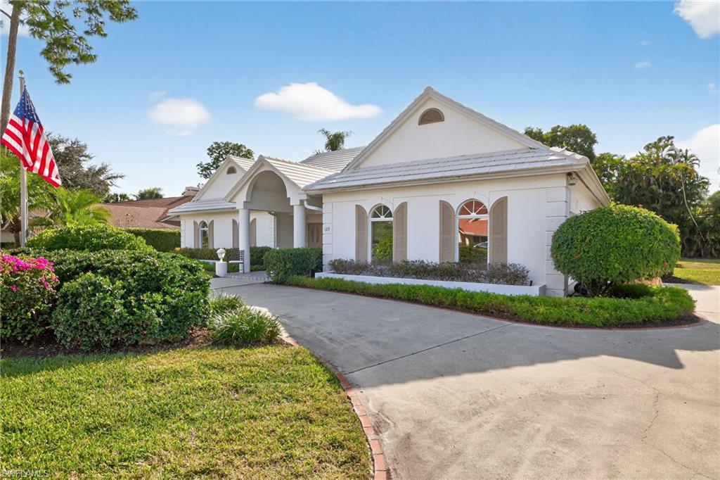 129 Edgemere Way South Naples, FL 34105 - Photo 3 of 50