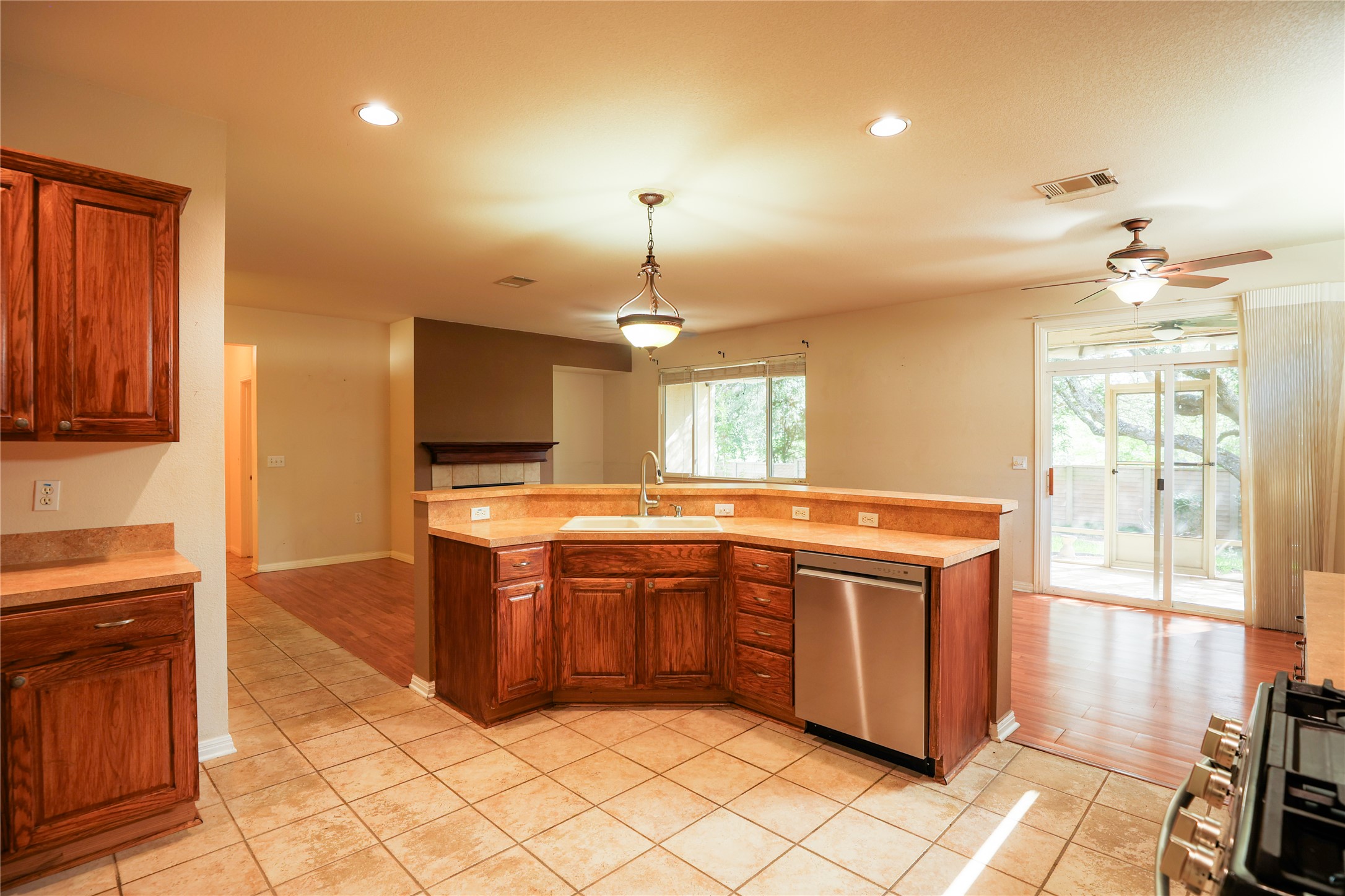225 Red Poppy Trail Georgetown, TX 78633 - Photo 11 of 15