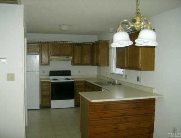 1709 Vintage Raleigh, NC 27610 - Photo 5 of 7 Kitchen
