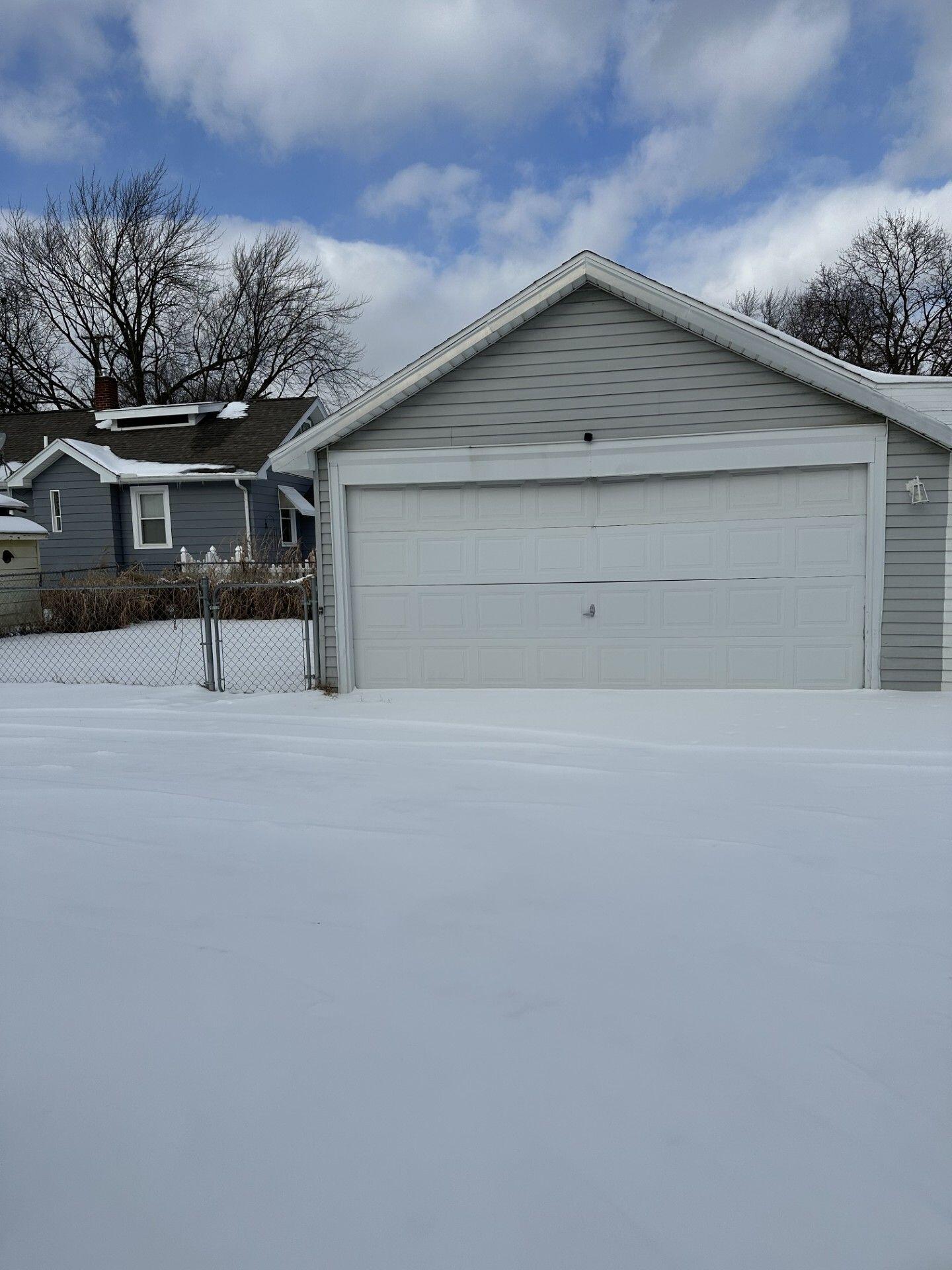 712 West North Street Jackson, MI 49202 - Photo 2 of 4 712 W. NORTH ST. 1