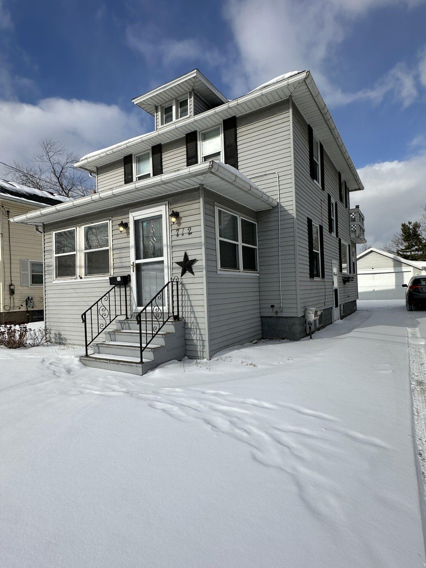 712 West North Street Jackson, MI 49202 - Photo 3 of 4 712 W. NORTH ST. 3