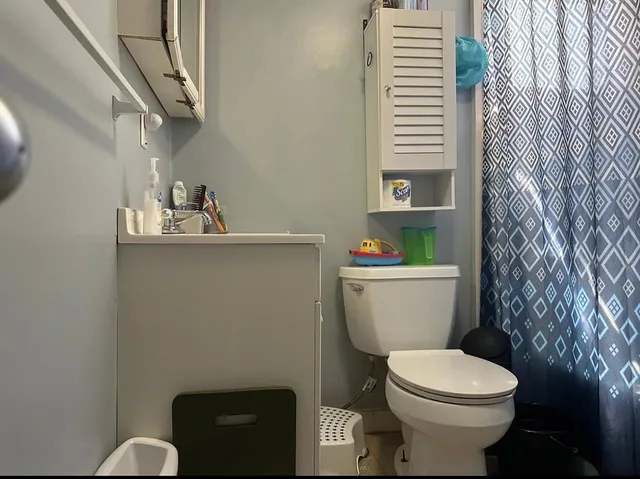 $2,000 | 136 Tecumseh Street, Unit 2, Fall River, MA 02721