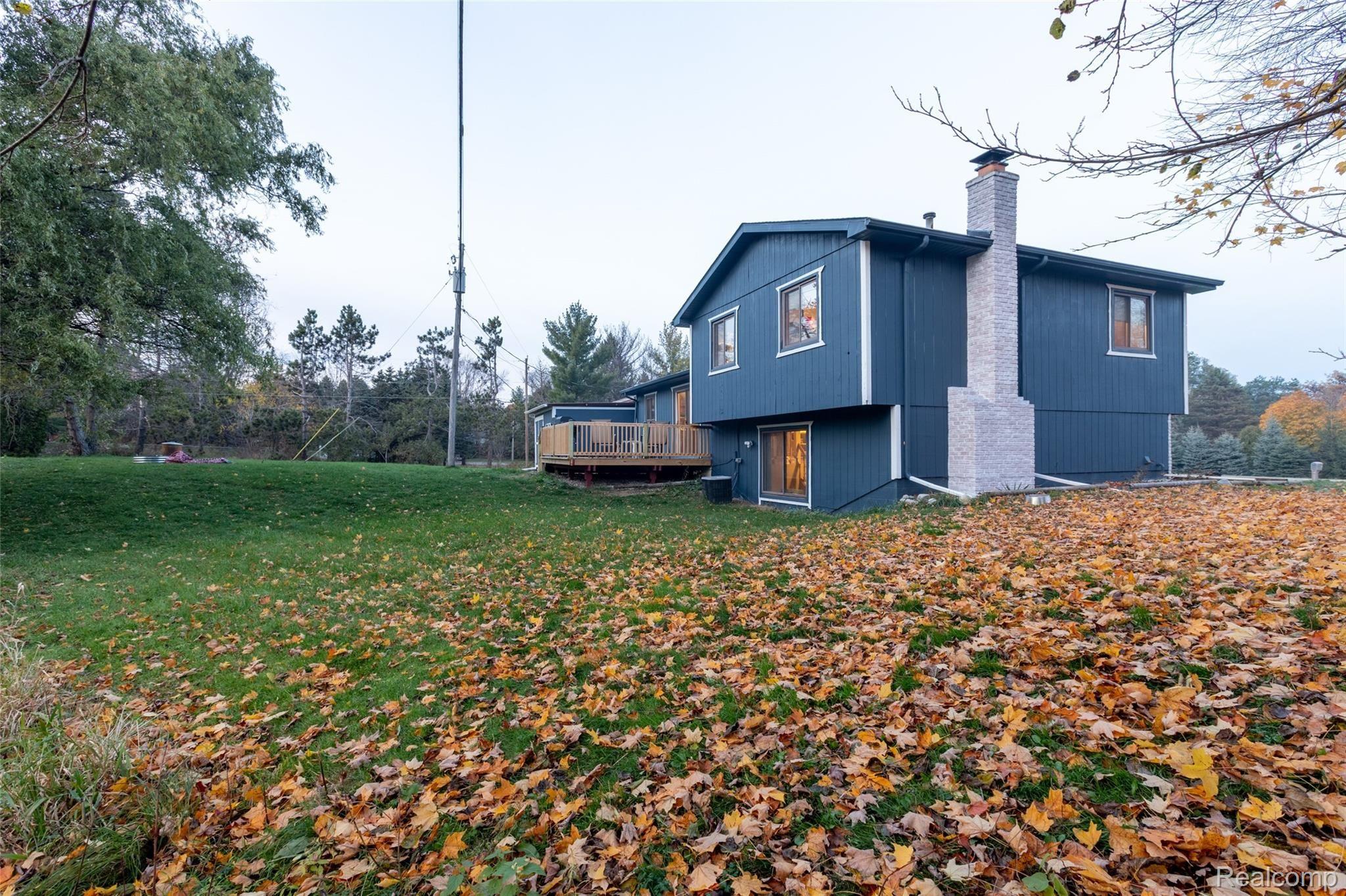 702 South Hacker Road Brighton, MI 48114 - Photo 16 of 17 IMG_5581-HDR.jpg