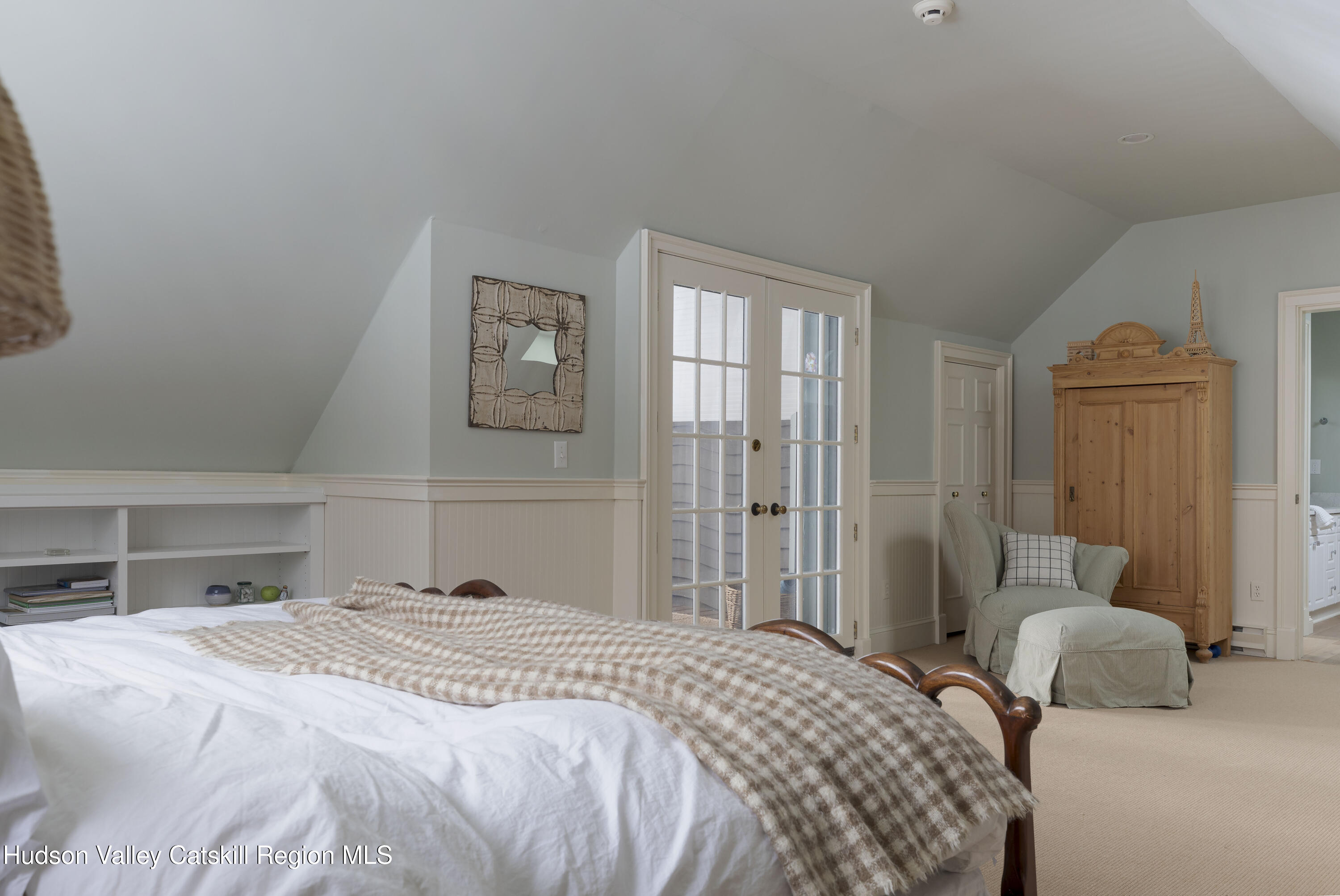 196 Wellington Lane Cooperstown, NY 13326 - Photo 32 of 57 31 BlueBedroom2