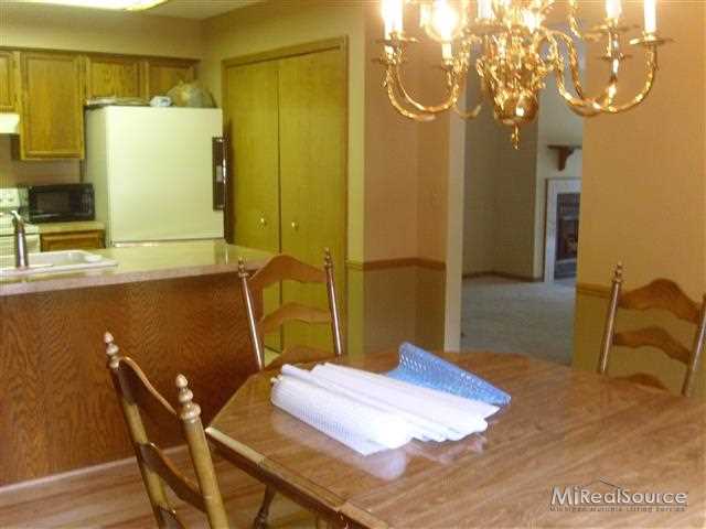 15318 Roxbury Circle, Unit 77 Macomb, MI 48044 - Photo 7 of 18 31154169-6.JPG