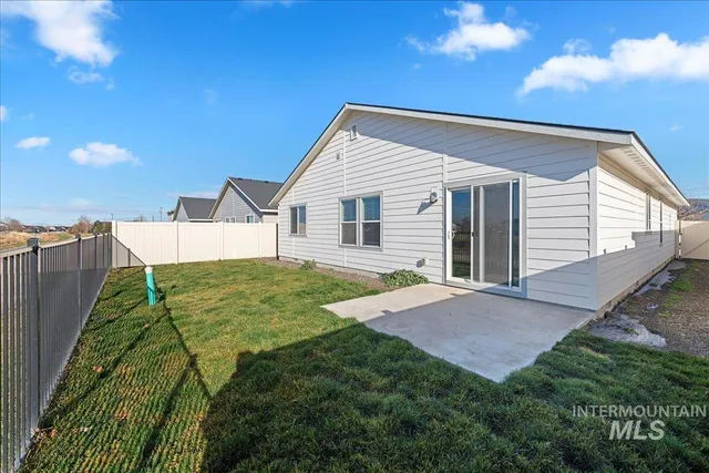 $402,990 | 3085 South Saratov Avenue, Kuna, ID 83634