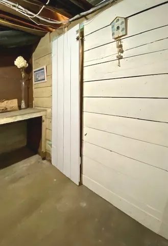 $300,000 | 200 North Henson Road, Villa Grove, IL 61956