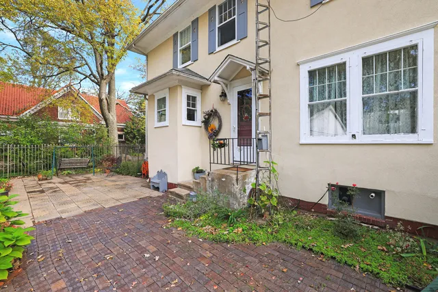 $300,000 | 200 North Henson Road, Villa Grove, IL 61956