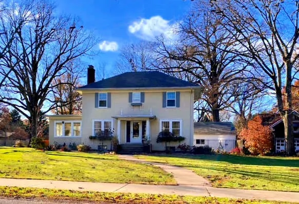 $300,000 | 200 North Henson Road, Villa Grove, IL 61956