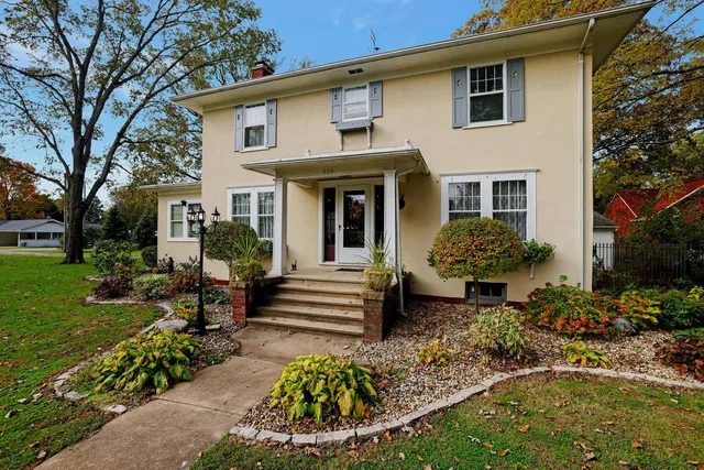 $300,000 | 200 North Henson Road, Villa Grove, IL 61956