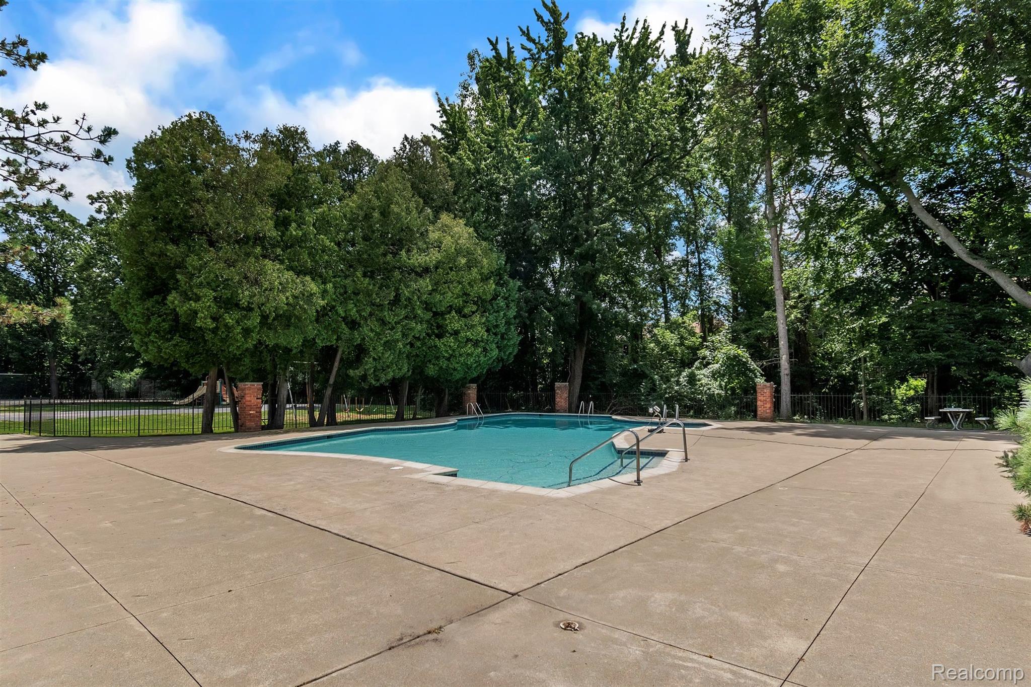 1373 Autumn Lane Rochester, MI 48306 - Photo 33 of 33