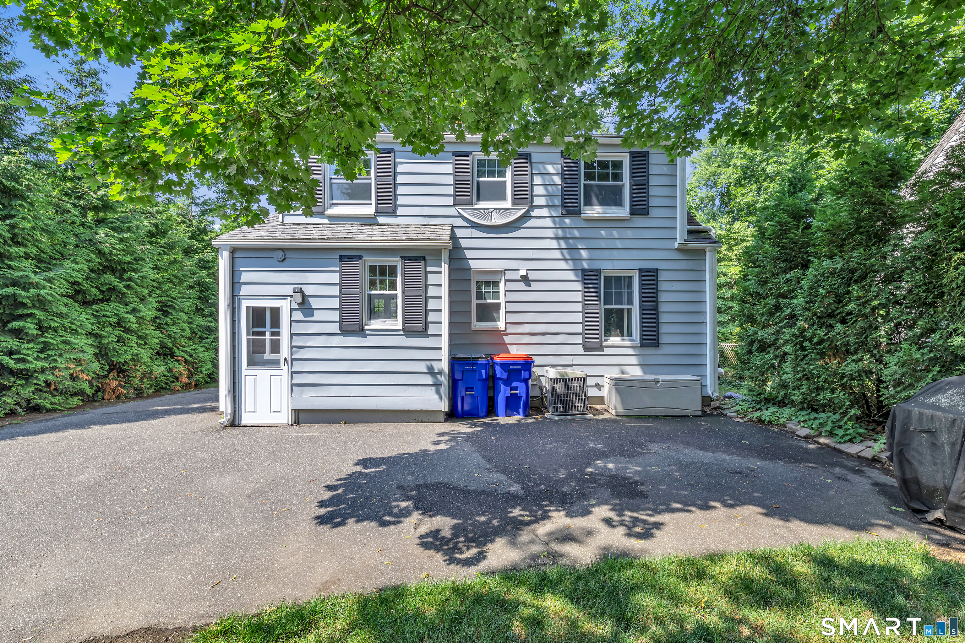 2082 Stratfield Road Fairfield, CT 06825 - Photo 30 of 38