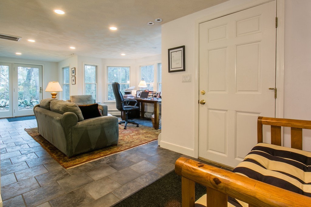24 Elmbrook Road Bedford, MA 01730 - Photo 12 of 23 Gallery Image 12