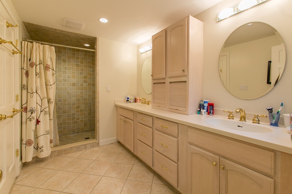 24 Elmbrook Road Bedford, MA 01730 - Photo 17 of 23 Gallery Image 17
