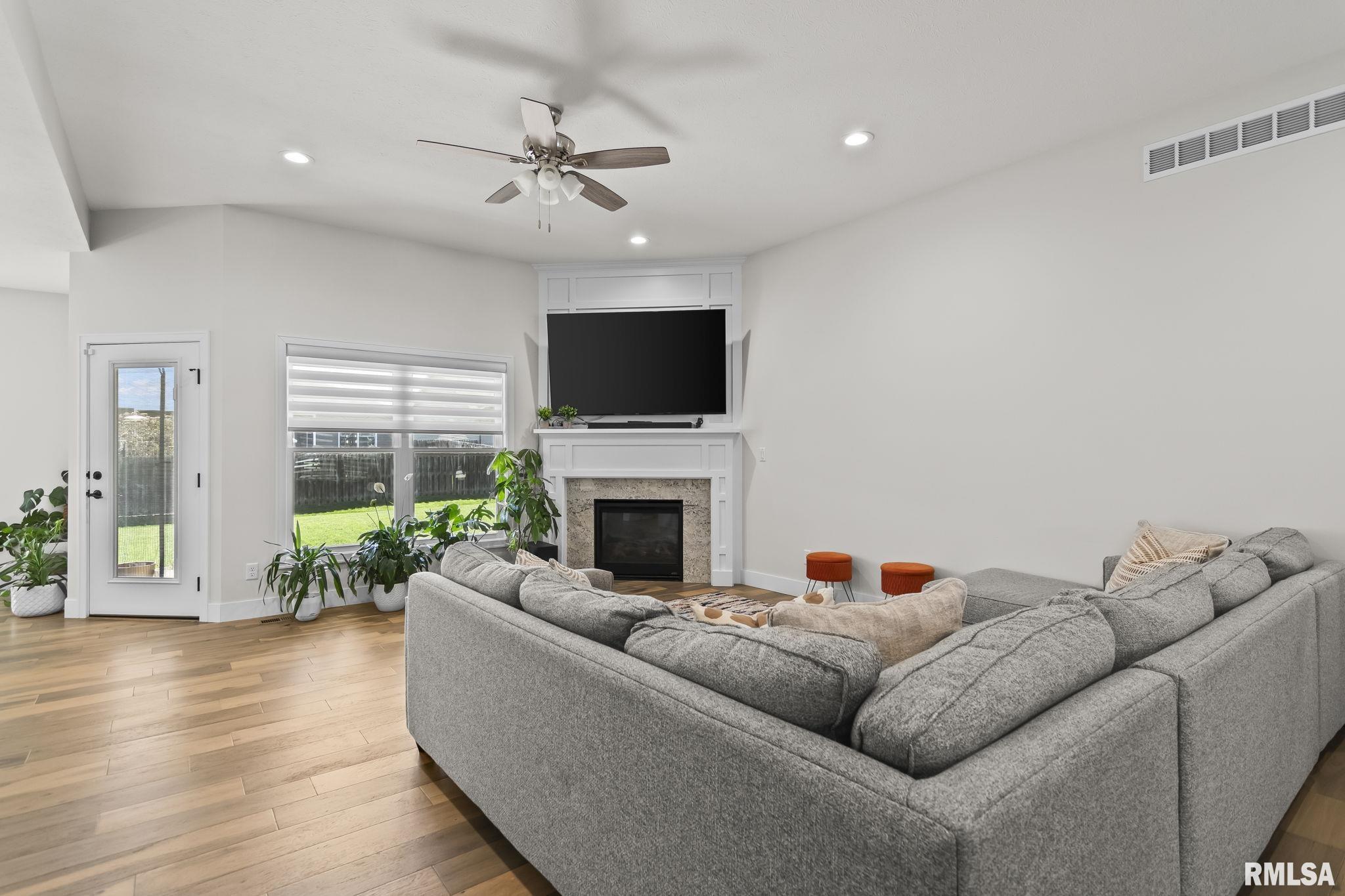 4604 Shalegh Avenue Springfield, IL 62711 - Photo 4 of 42