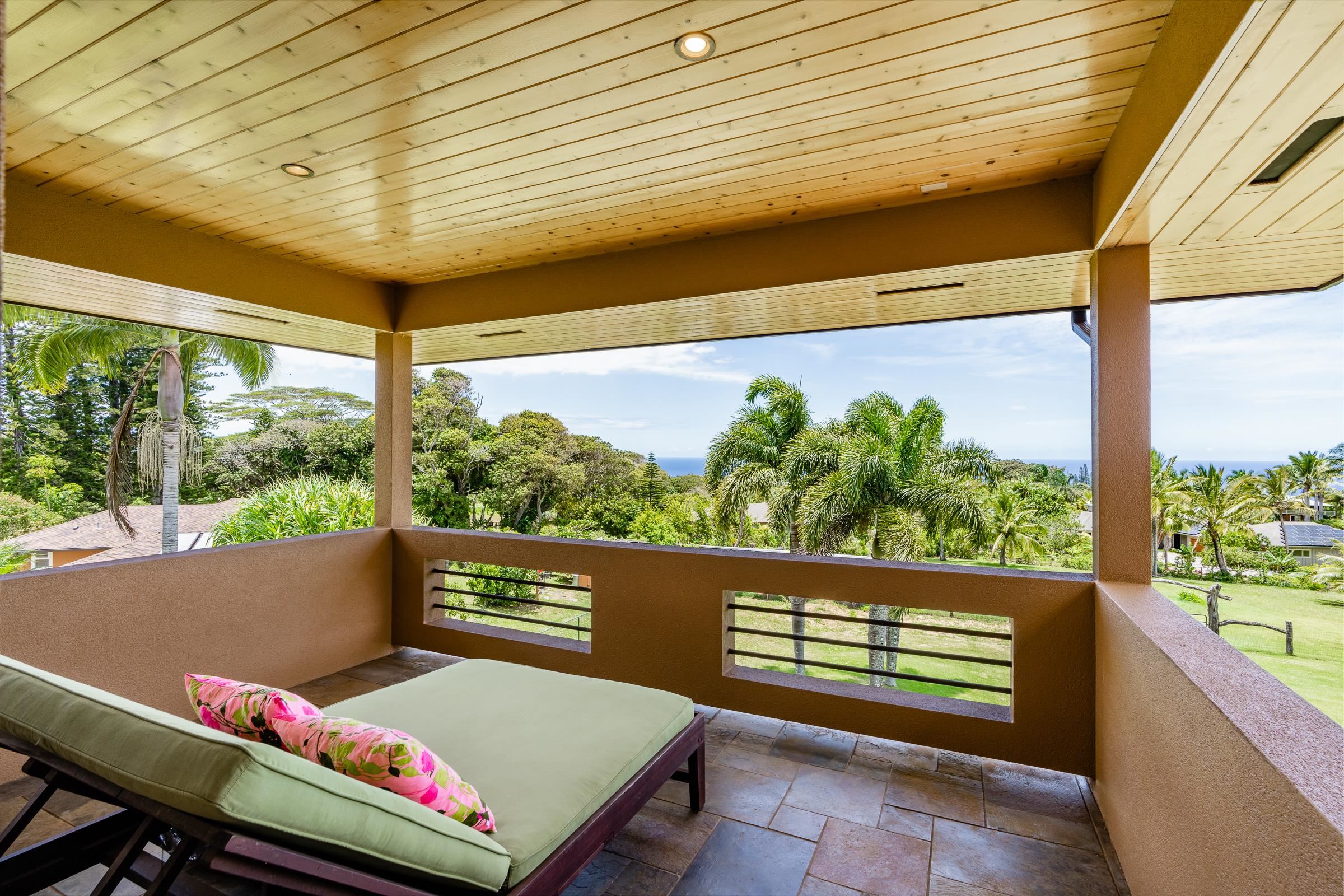 785 West Kuiaha Road Haiku, HI 96708 - Photo 24 of 49 a view of a two chair in the balcony