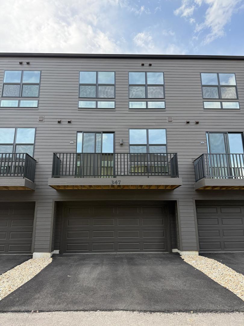 347 Summit Circle Lombard, IL 60148 - Photo 2 of 18 a view of front door