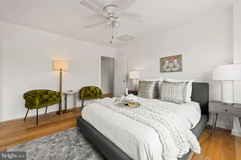 a view of a storage & utility room with washer and dryer