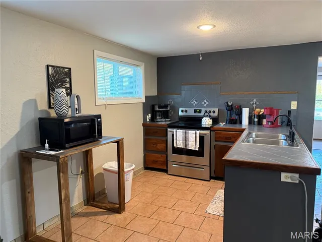 $399,900 | 10068 County Road 8490, West Plains, MO 65775