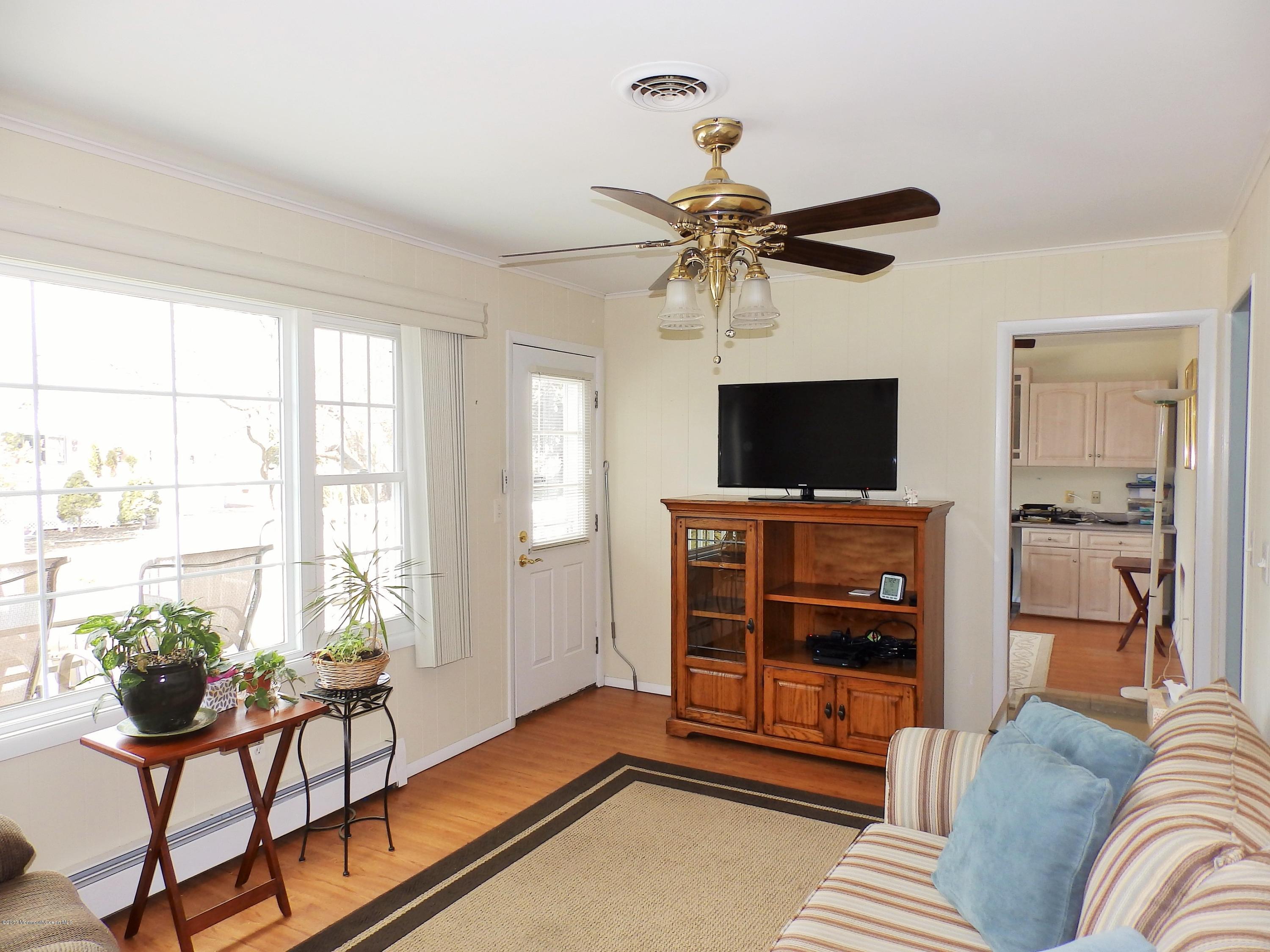 17 Oakfield Road Toms River, NJ 08757 - Photo 3 of 22 P2160027