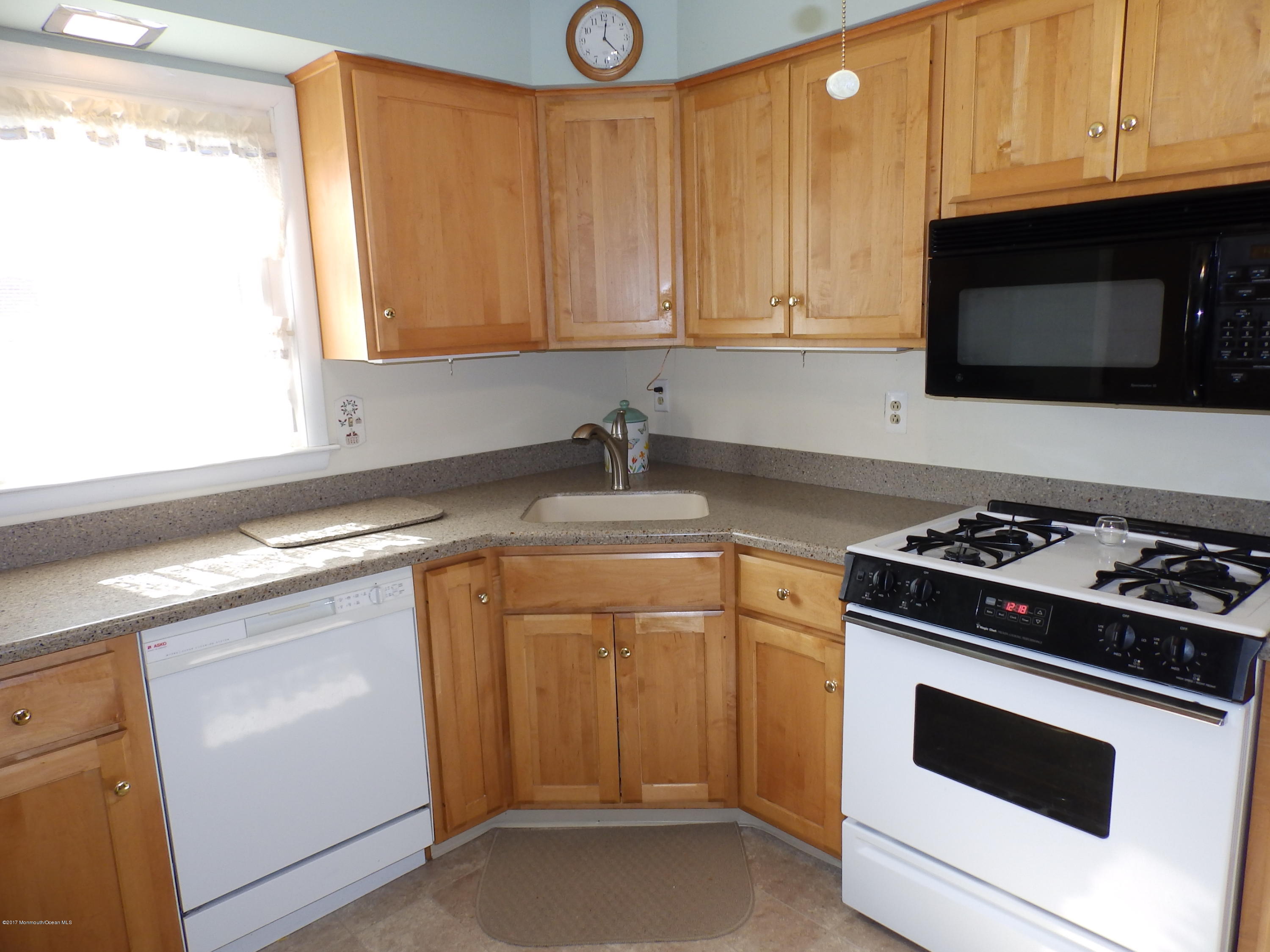 17 Oakfield Road Toms River, NJ 08757 - Photo 9 of 22 P2160014