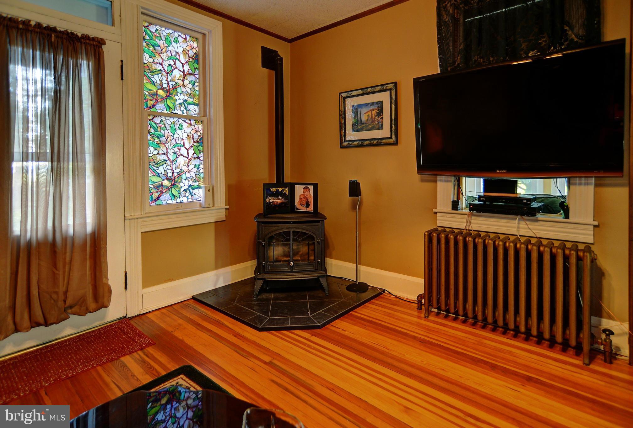 205 Goodwins Quarry Road Westminster, MD 21157 - Photo 8 of 22 Living Room
