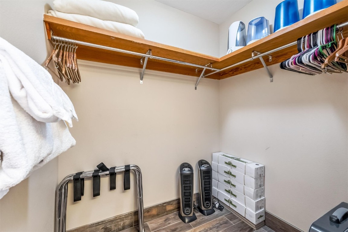 21630 Highway 6, Unit 2149 Keystone, CO 80435 - Photo 18 of 35 a utility room with multiple dryer and washer