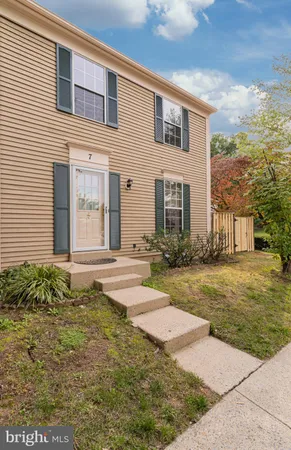 $2,700 | 7 Valleyfield Court, Silver Spring, MD 20906