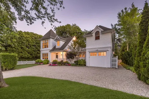 $3,750,000 | 61 Dayton Lane, East Hampton, NY 11937