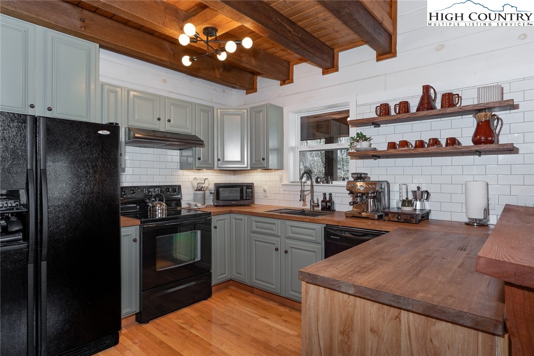214 Sugar Bear Ridge Lane Banner Elk, NC 28604 - Photo 10 of 46