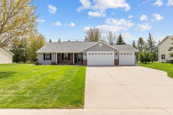 $475,000 | W7245 Sunfield Drive, Greenville, WI 54942