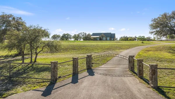 $1,250,000 | 118 Landons Way, Blanco, TX 78606