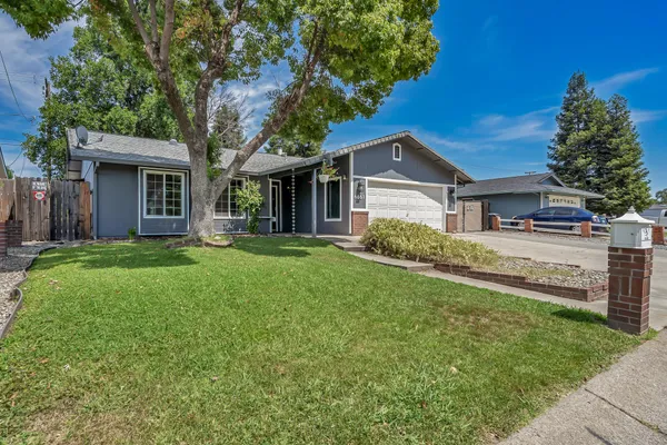 $399,900 | 6661 El Camino Drive, Redding, CA 96001