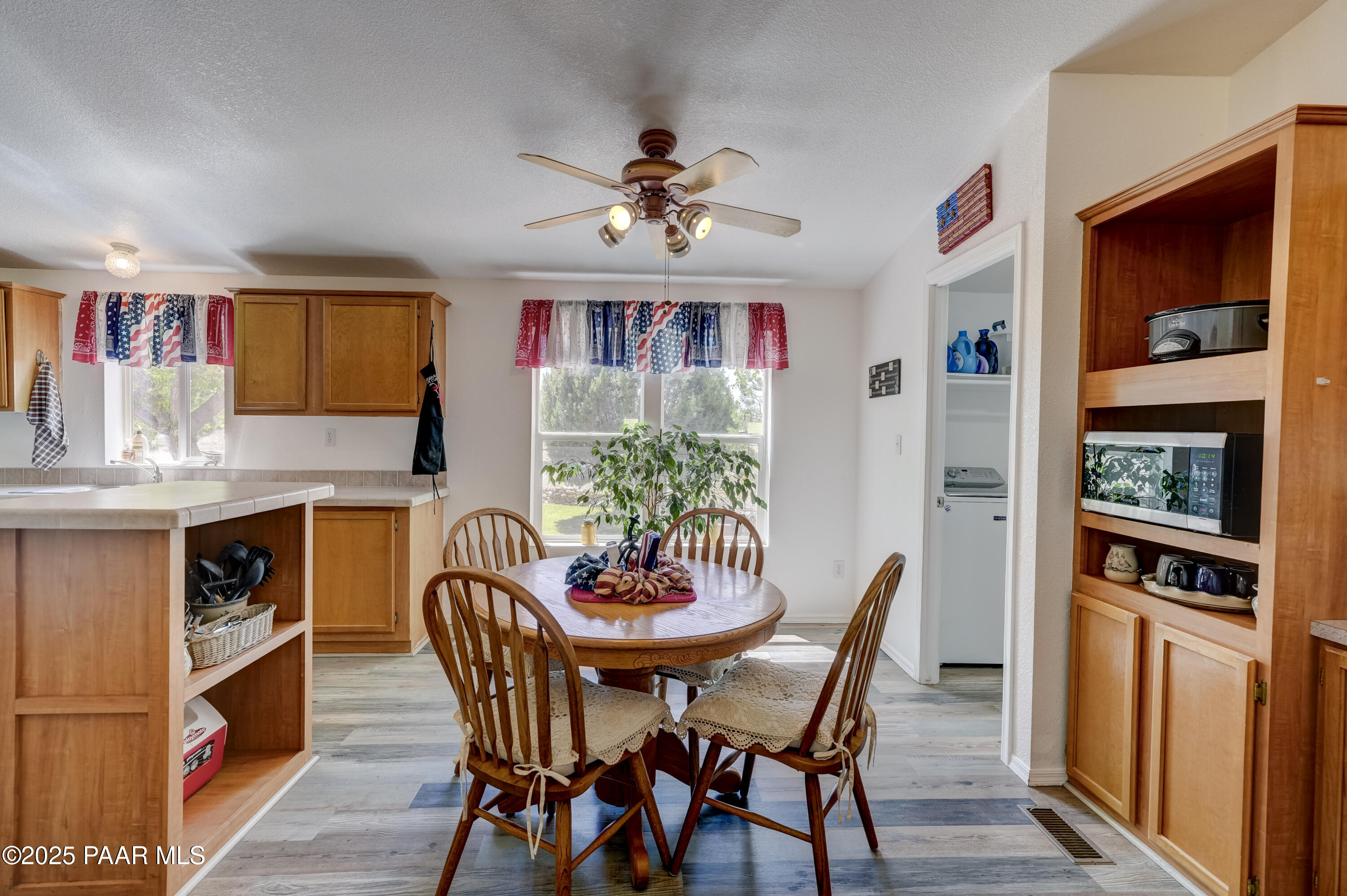 990 West Valleri Ann Road Paulden, AZ 86334 - Photo 9 of 42 Cozy Dinning area