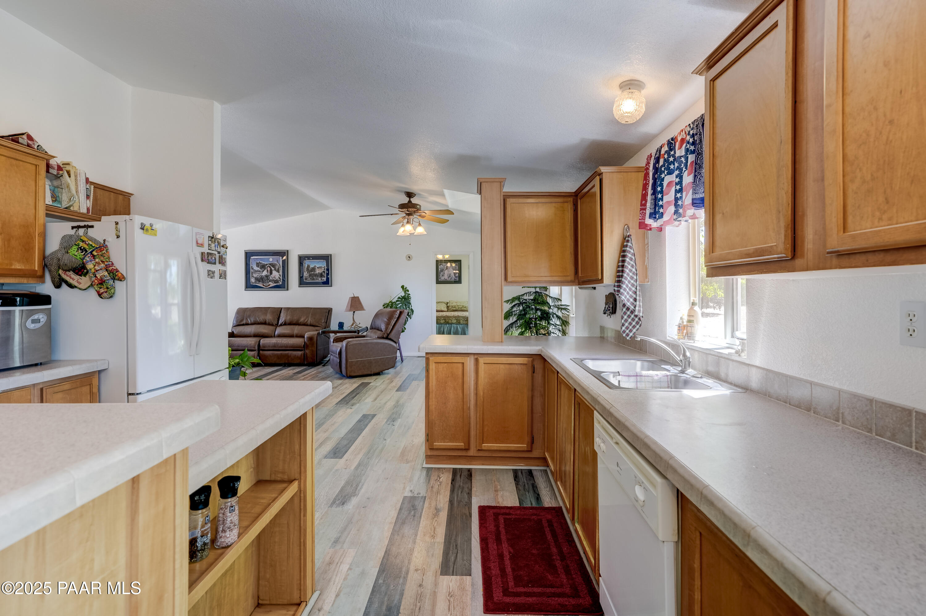 990 West Valleri Ann Road Paulden, AZ 86334 - Photo 10 of 42 Kitchen