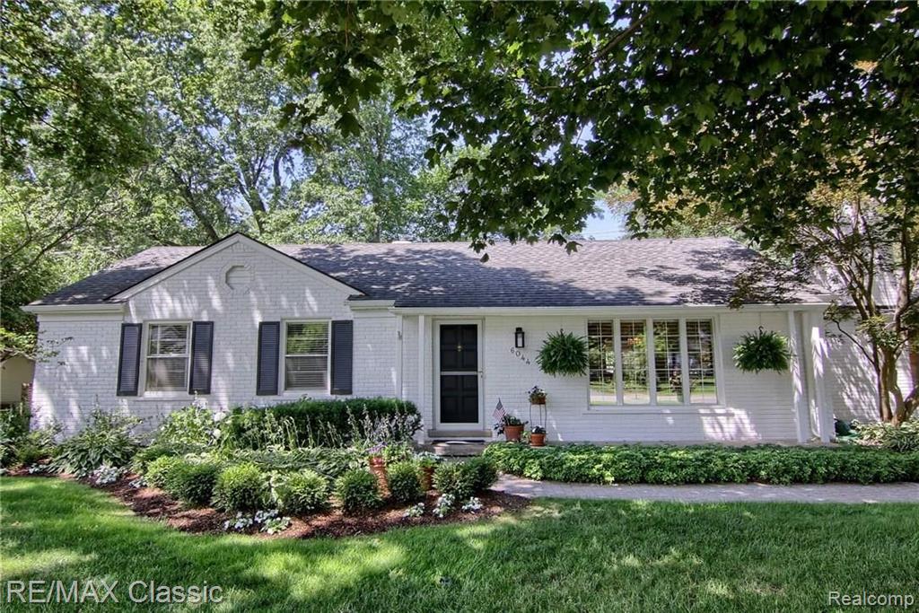 6044 Worlington Road Bloomfield Hills, MI 48301 - Photo 1 of 34