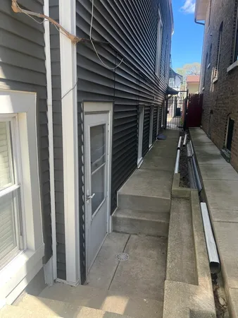 $1,250 | 3129 North St Louis Avenue, Unit G, Chicago, IL 60618