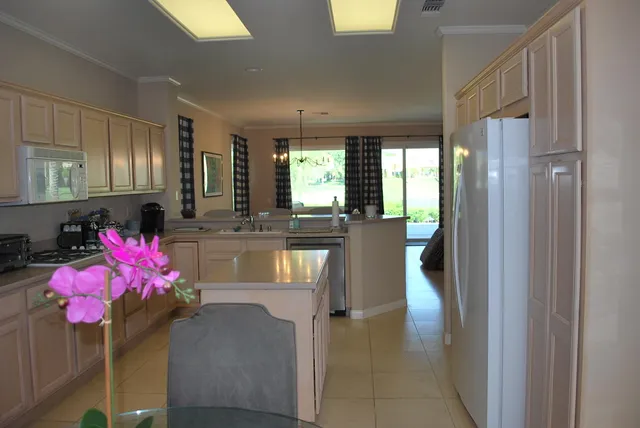 $2,500 | 35491 Rosemont Drive, Palm Desert, CA 92211