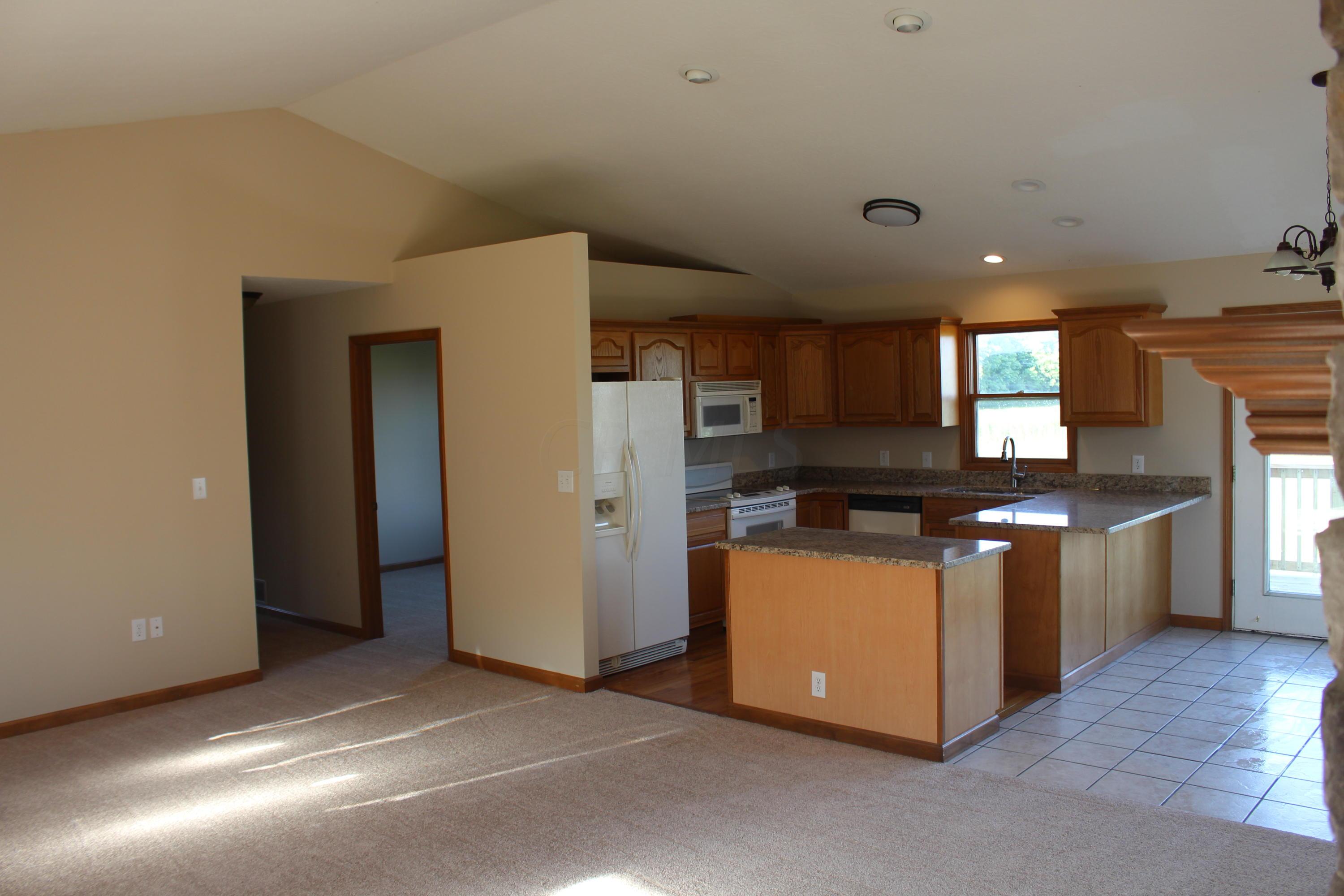 5015 Lee Road South Bloomfield, OH 43103 - Photo 6 of 14