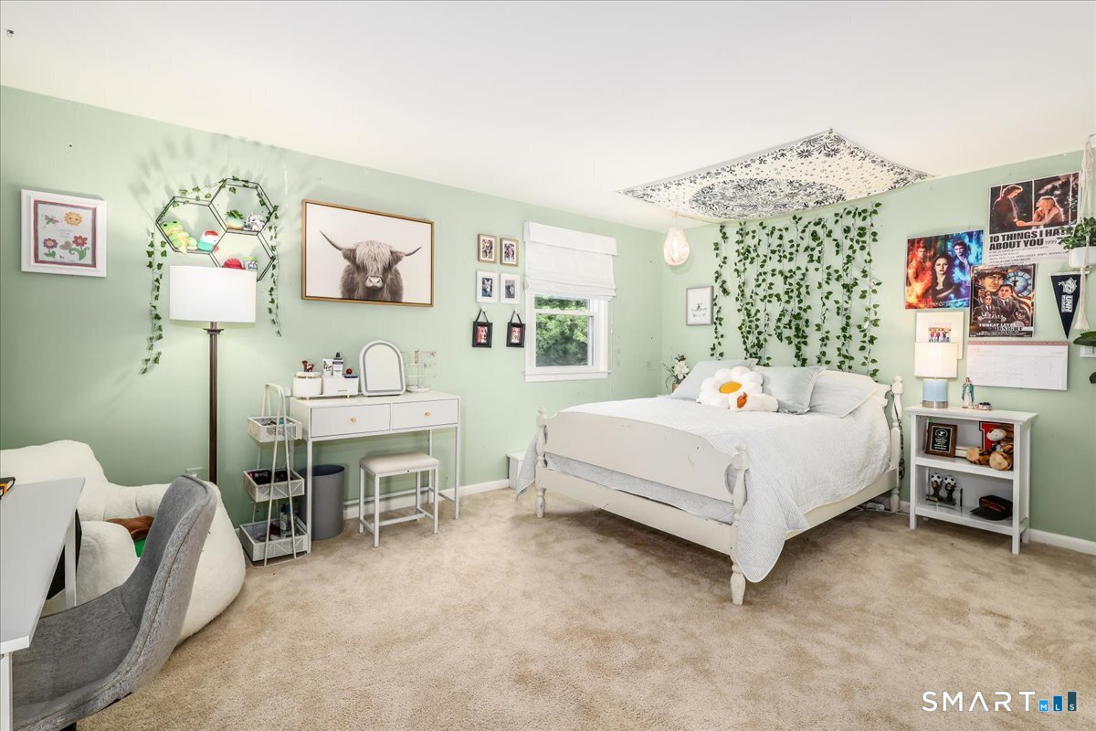 31 Aspen Mill Road Ridgefield, CT 06877 - Photo 20 of 38 Large and bright