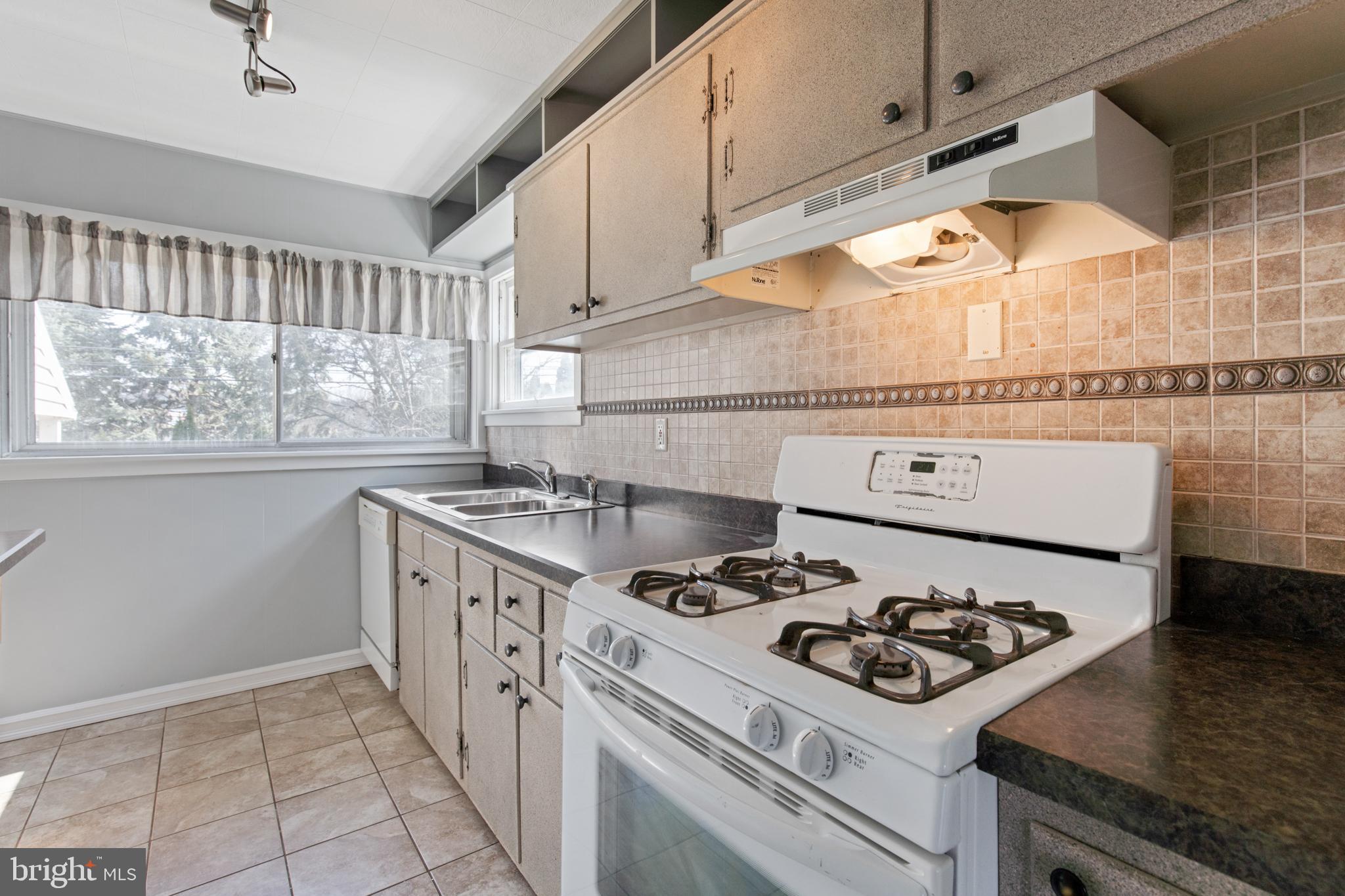 1307 Strafford Road Camp Hill, PA 17011 - Photo 5 of 19 Kitchen