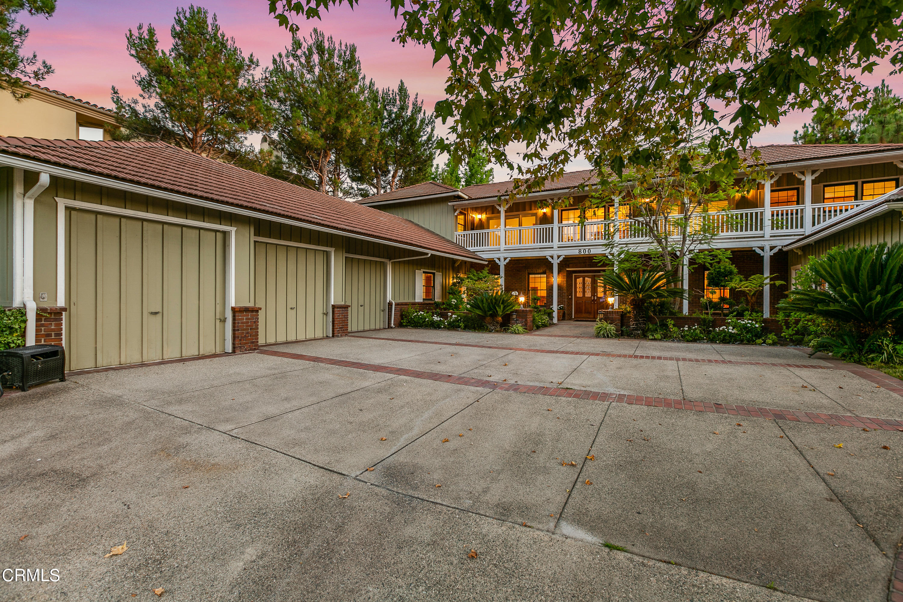 800 Greenridge Drive La Canada Flintridge, CA 91011 - Photo 3 of 58 front view of a house with a street