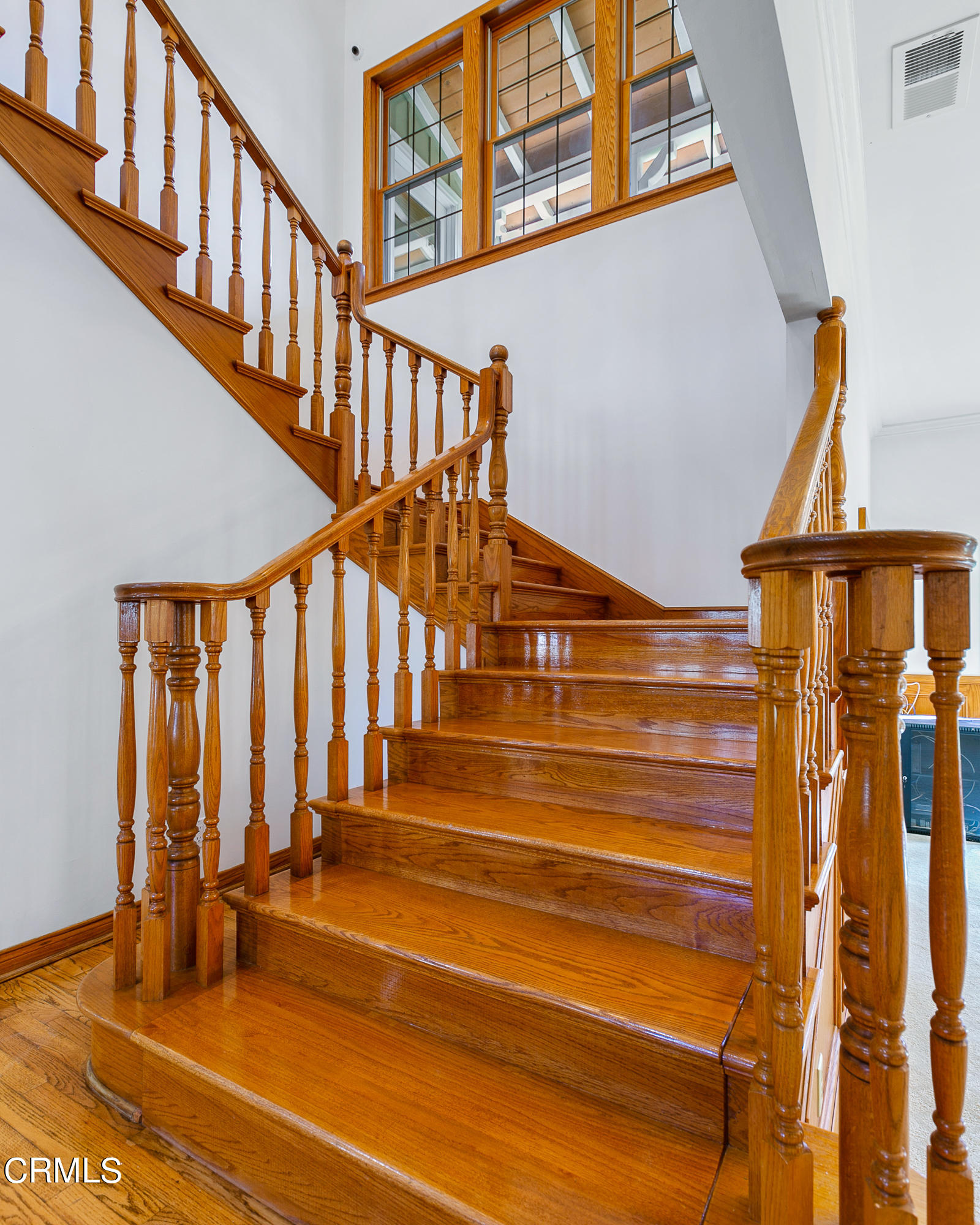 800 Greenridge Drive La Canada Flintridge, CA 91011 - Photo 31 of 58 a view of entryway