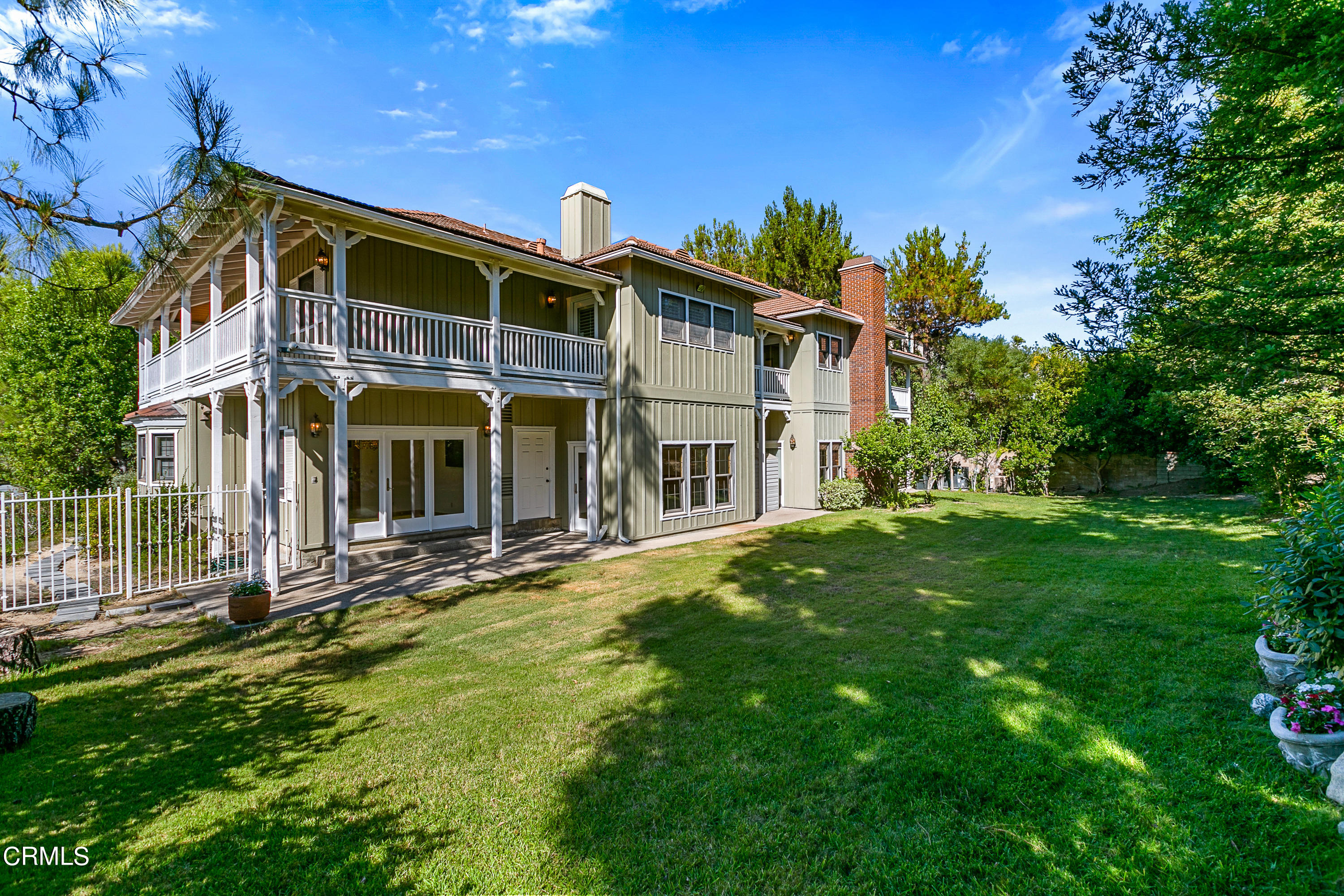 800 Greenridge Drive La Canada Flintridge, CA 91011 - Photo 53 of 58 front view of house with a yard