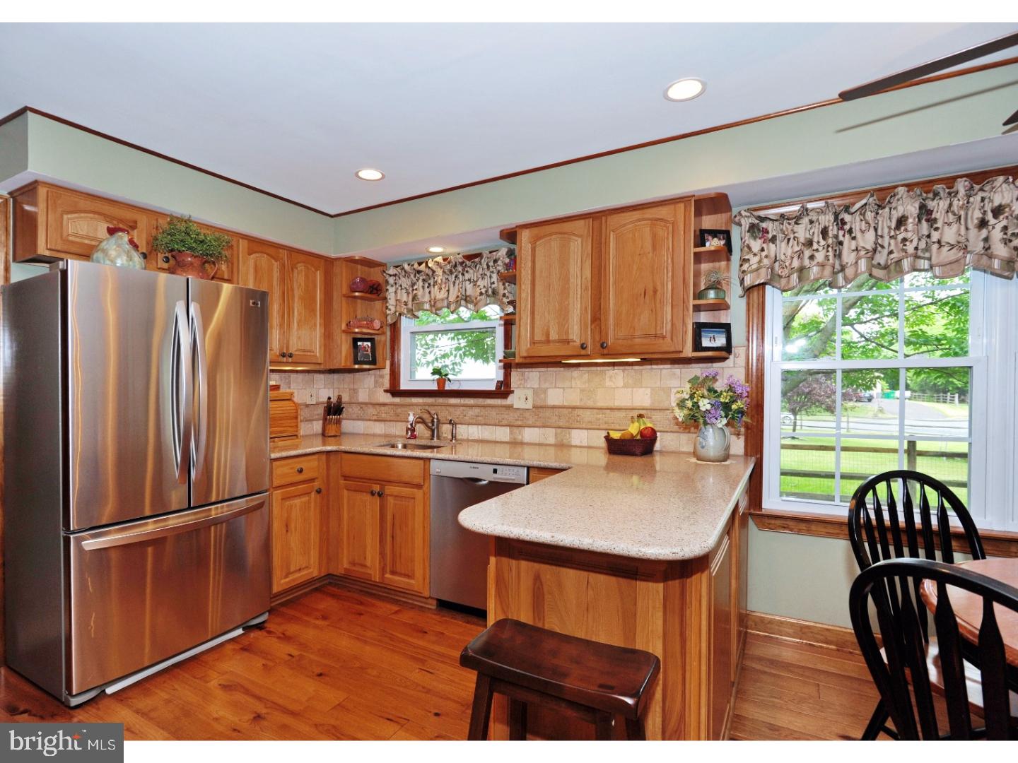 335 Sturgis Road Harleysville, PA 19438 - Photo 10 of 25 Kitchen