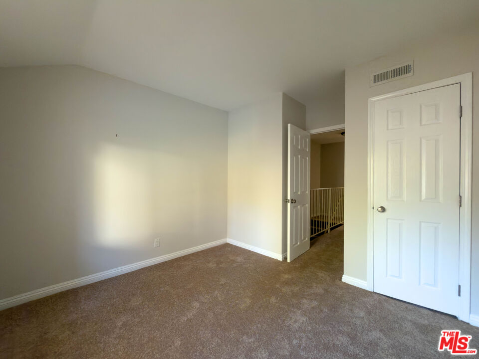 9531 Vía Ricardo Burbank, CA 91504 - Photo 15 of 23