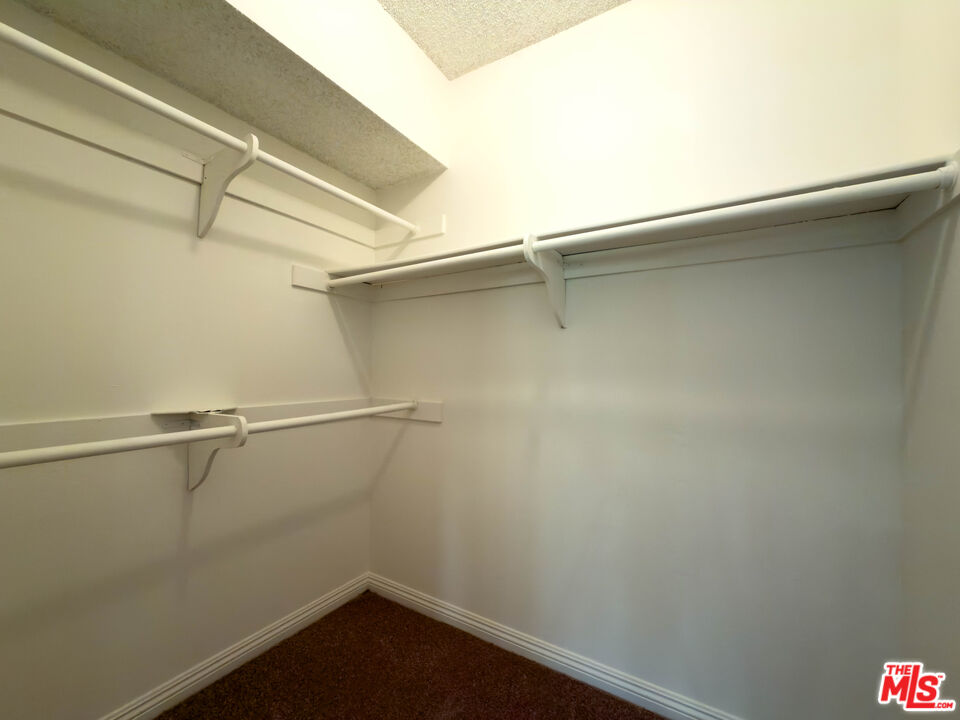 9531 Vía Ricardo Burbank, CA 91504 - Photo 18 of 23