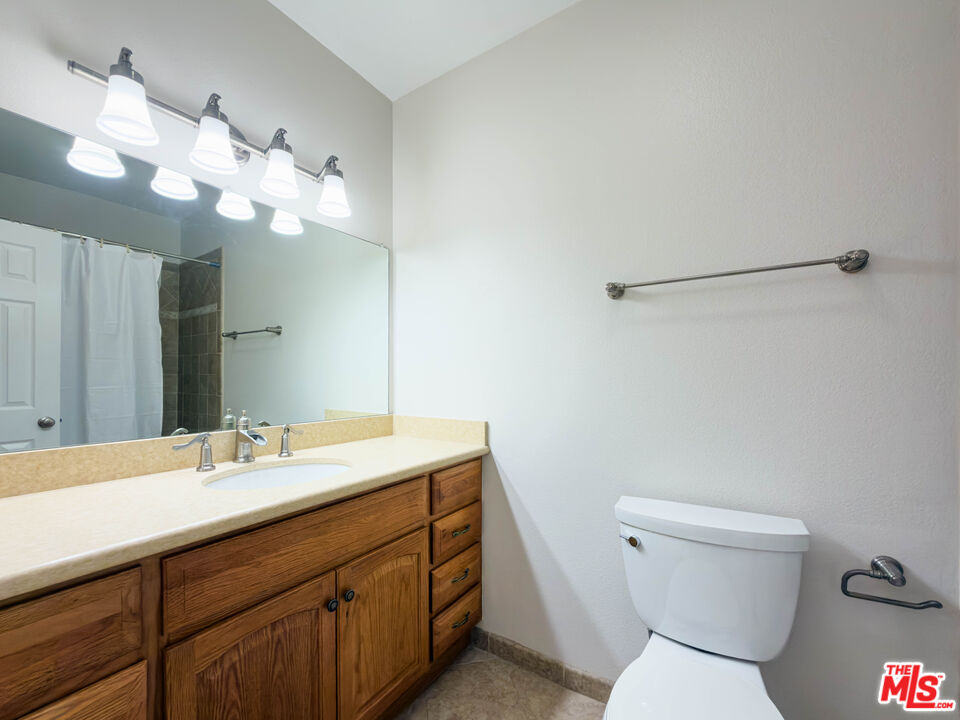 9531 Vía Ricardo Burbank, CA 91504 - Photo 19 of 23