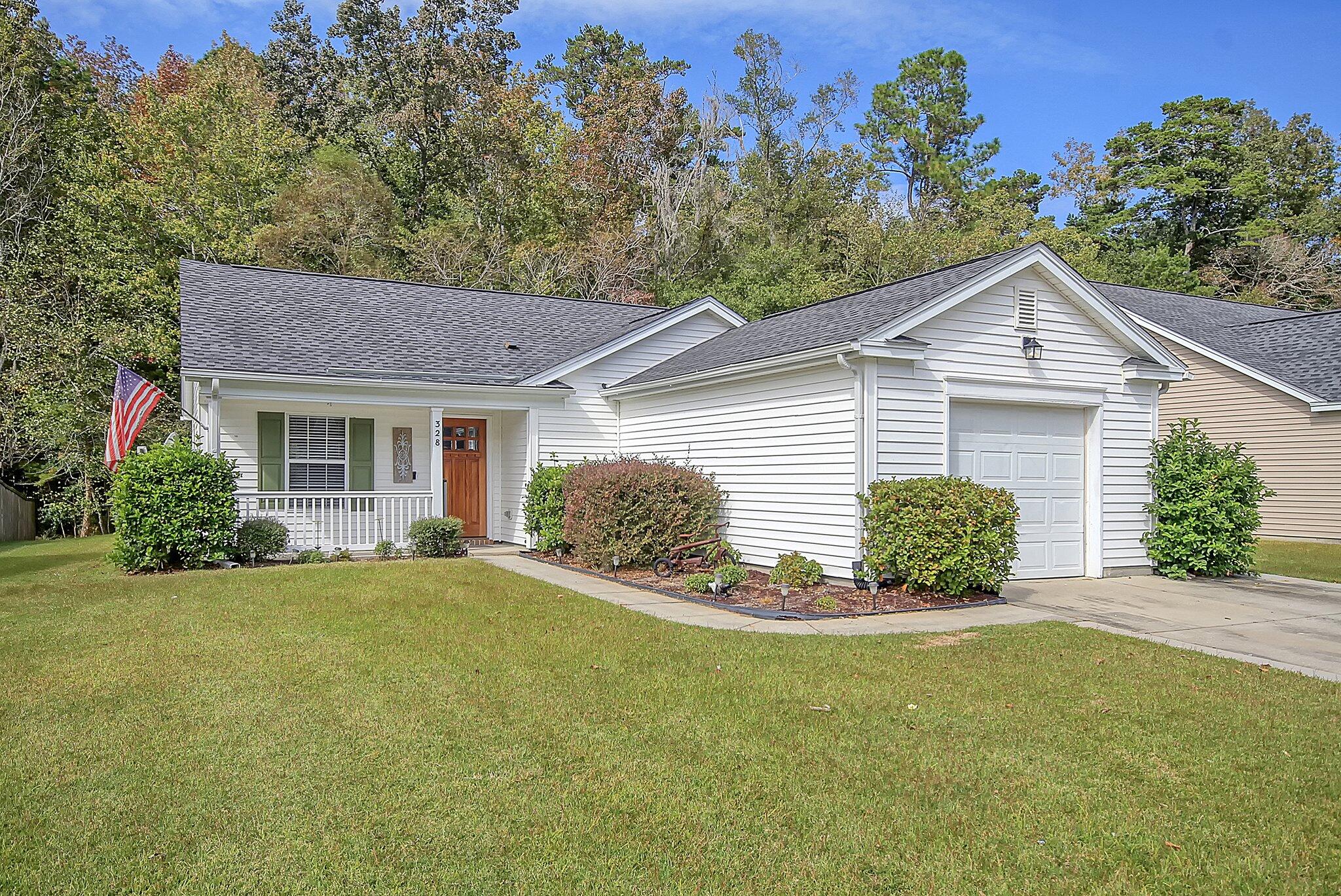 328 Eagle Ridge Road Summerville, SC 29485 - Photo 1 of 32 1 F2