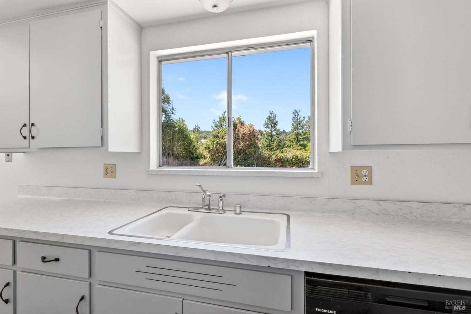 2212 Neotomas Avenue Santa Rosa, CA 95405 - Photo 15 of 46